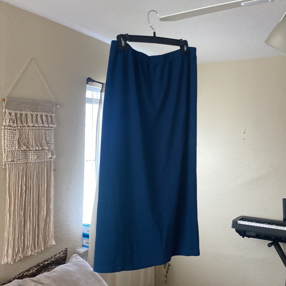 Skirt - Picture 2 of 3